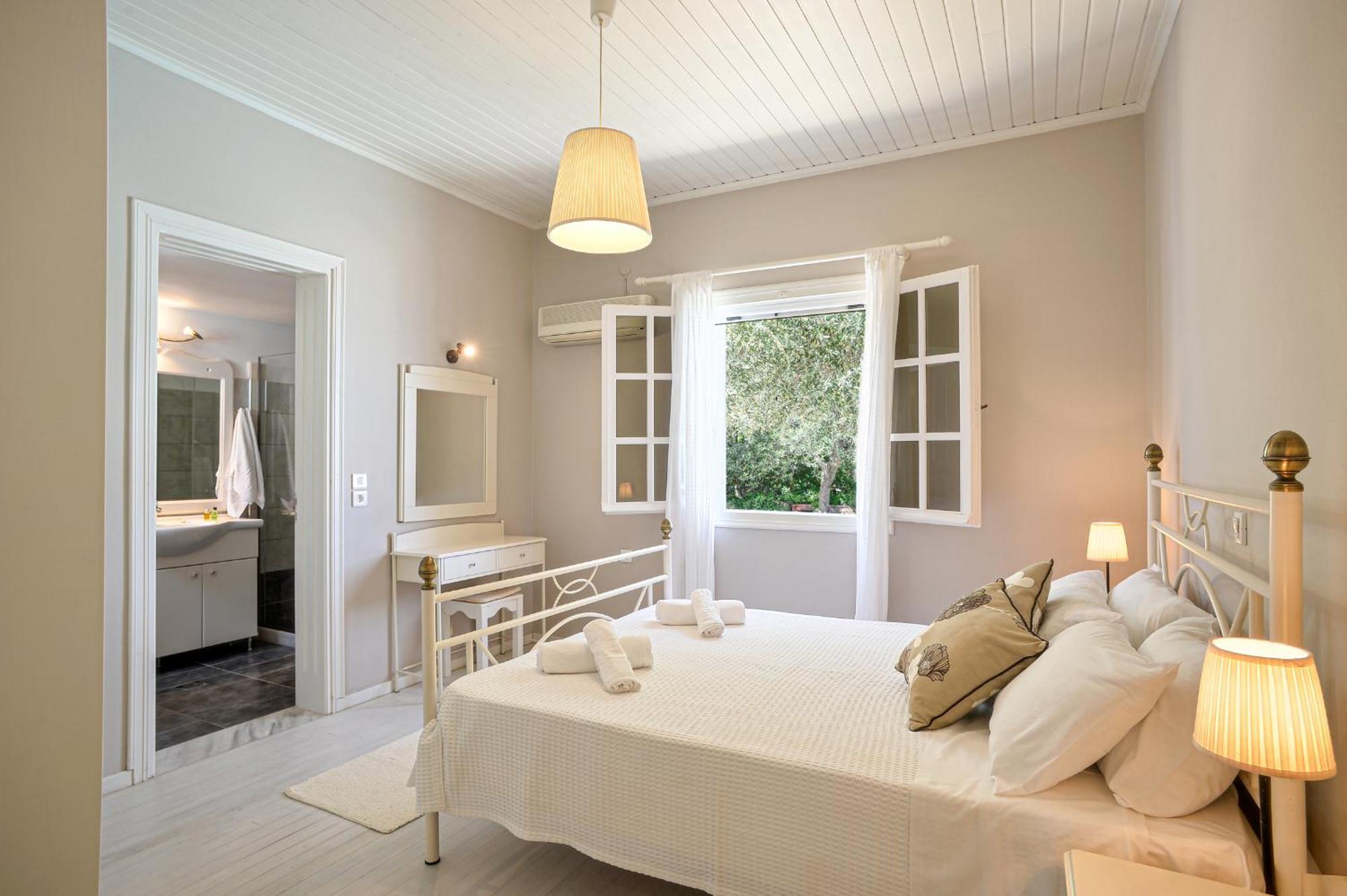 Porto OziasLioniskari Seaviews - Paxoi'S Private Pool Oasis别墅 外观 照片